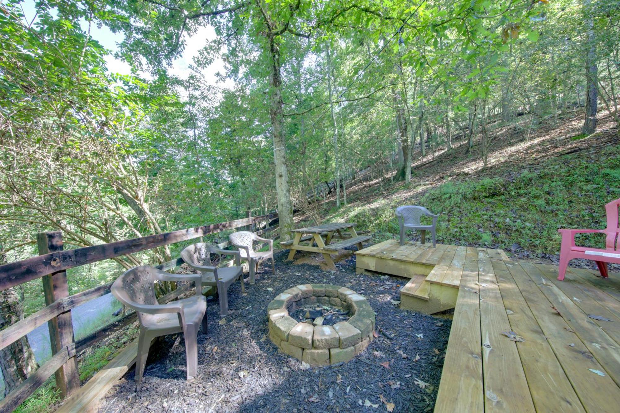 Pet-Friendly Ellijay Cabin In The Woods On 1 Acre! Villa Kültér fotó