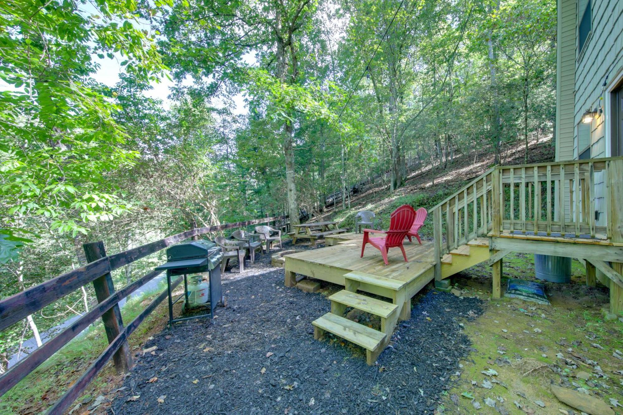 Pet-Friendly Ellijay Cabin In The Woods On 1 Acre! Villa Kültér fotó