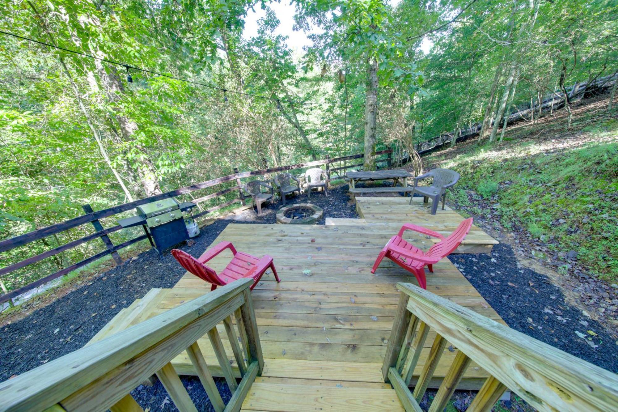 Pet-Friendly Ellijay Cabin In The Woods On 1 Acre! Villa Kültér fotó